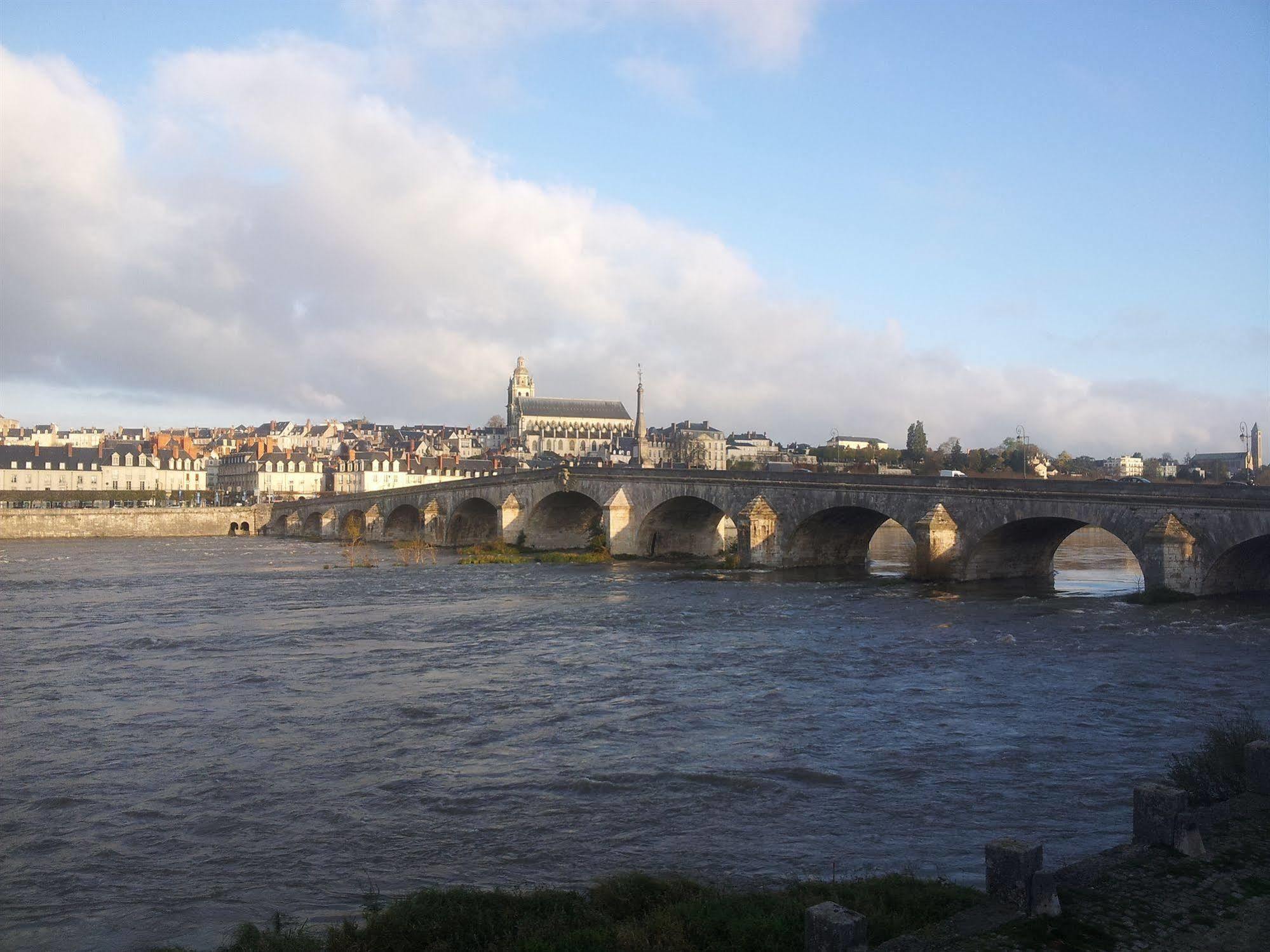 Hotel Le Pavillon Blois Zewnętrze zdjęcie